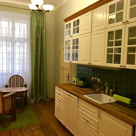 Vladislavova Luxury