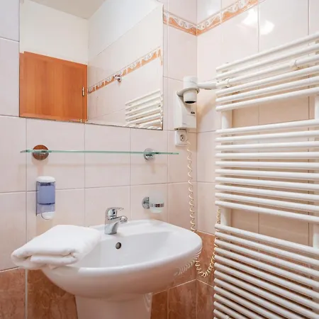De Luxe 3*