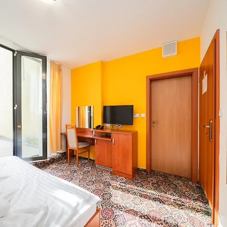 De Luxe 3*
