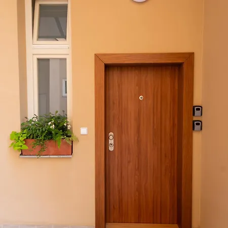 Apartment Modern & Spacious Near The Old Town Prague