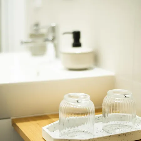 Apartment Modern & Spacious Near The Old Town *