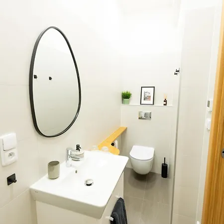 Apartment Modern & Spacious Near The Old Town Prague