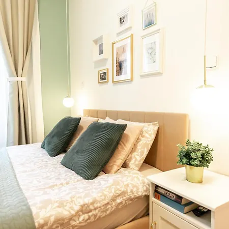 Modern & Spacious Near The Old Town Apartment Prague