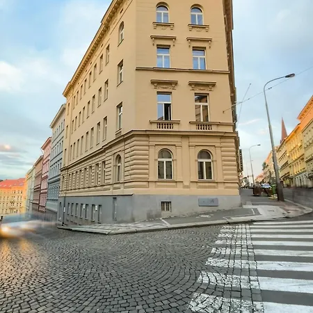 Apartment Modern & Spacious Near The Old Town *