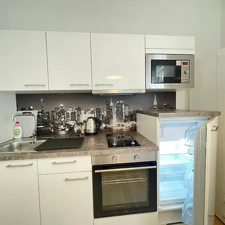 Apartment Wash On Metro 1