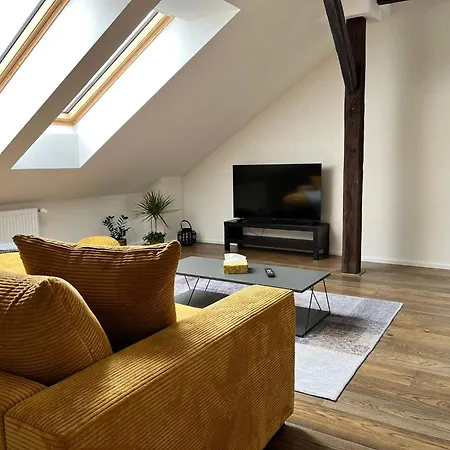 Loft Apartment *