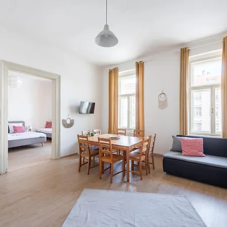 Apartmanhotel Tesnov 2*