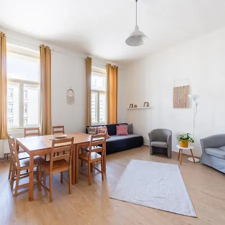 Tesnov Apartmanhotel Prága