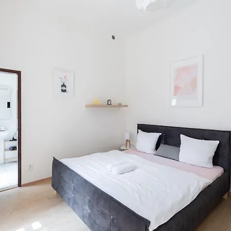 Tesnov Aparthotel