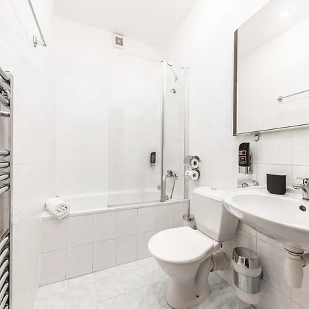 A1 Royal Plaza 3* Prague