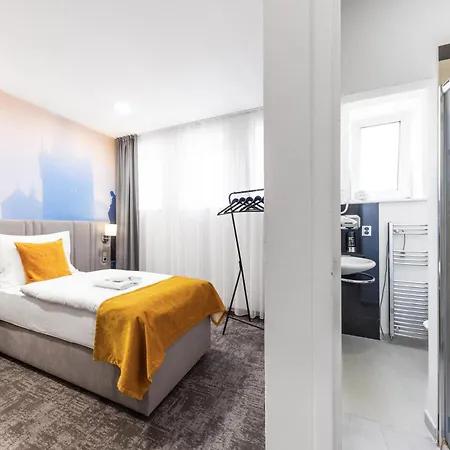 Hotel A1 Royal Plaza