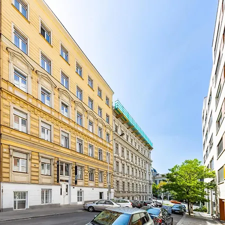A1 Royal Plaza Hotel 3*