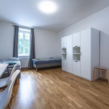 Holandska 36 * Prag
