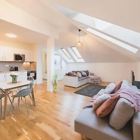Royal Loft 110m2 Prague