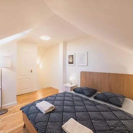 Apartment Royal Loft 110m2 Prague