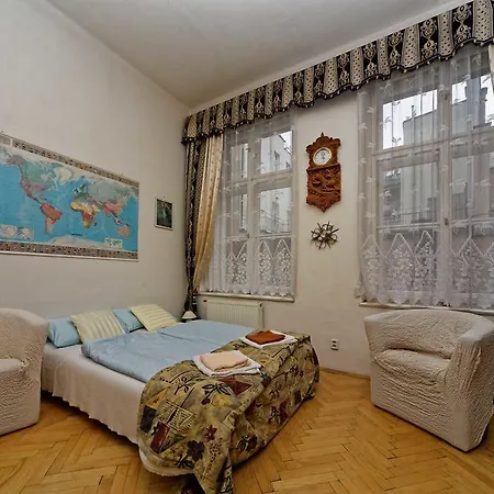 Apartament At Cafe Louvre *