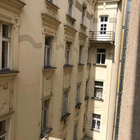 Bedroom In The Heart Of The Centre Of The Homestay Prague