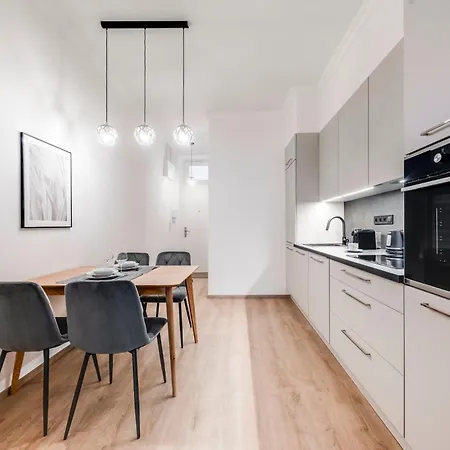 Apartment One Bedroom At Sokolovska *