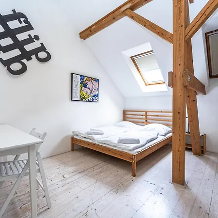 Beautiful Loft In 3 Apartment *