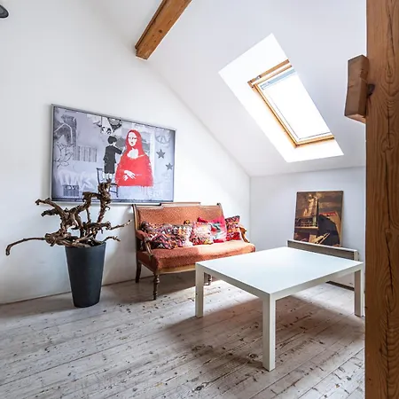 Beautiful Loft In 3 Apartment