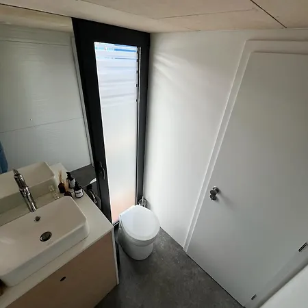 Botel Stream