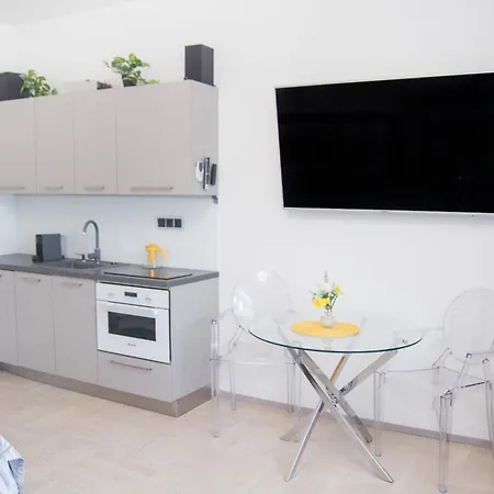 New Exclusive With Ac Nearby Metro Apartment Prague