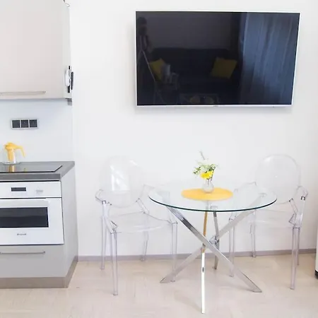 Apartment New Exclusive With Ac Nearby Metro Prague