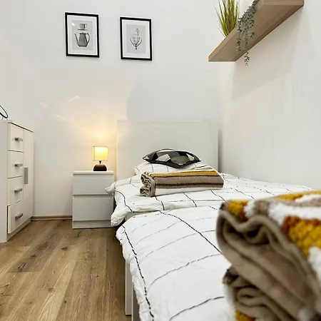 Entire Unit In The Center Of