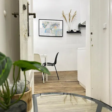 Entire Unit In The Center Of Apartment Prague