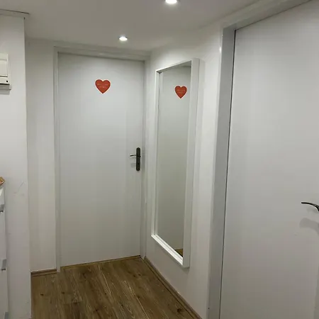 Entire Unit In The Center Of Apartment Prague