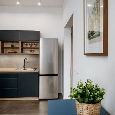 Days - Modern 1bdr - Hip Area *