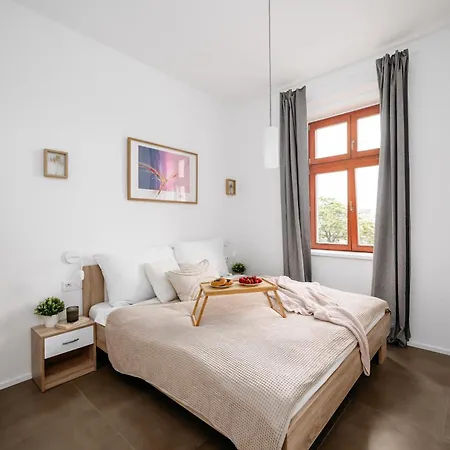 Days - Modern 1bdr - Hip Area Apartment Prague