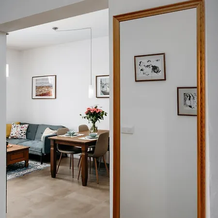 Apartment Days - Modern 1bdr - Hip Area Prague