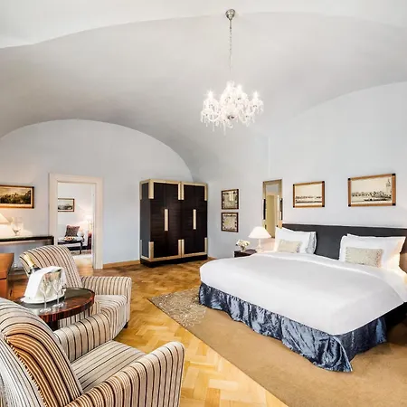 Mandarin Oriental, Szálloda 5*