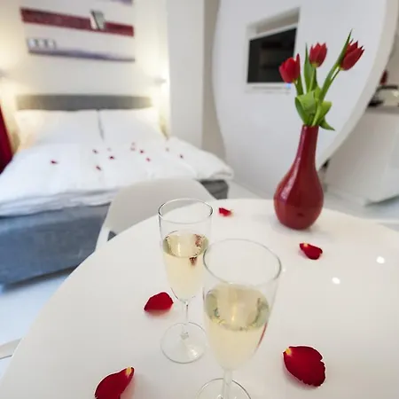 Honeymoon Ruterra Studio Apartment *