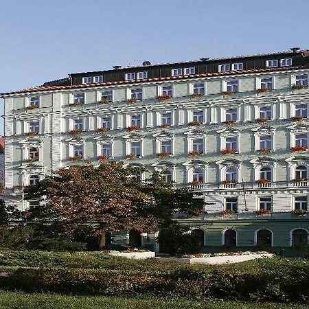 Garden Hotel