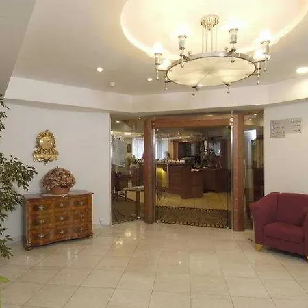 Ramada City Centre 4*
