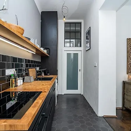 Floor Industrial With A River View Apartment *