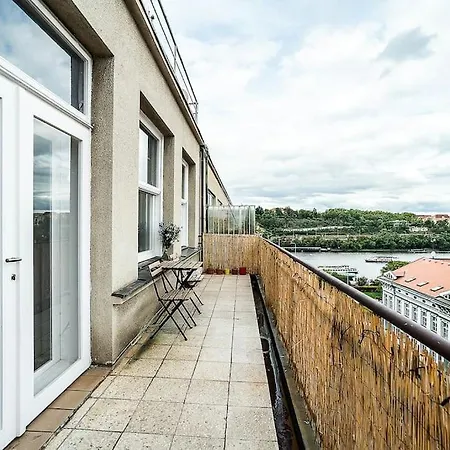 Floor Industrial With A River View Apartment