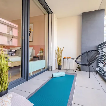 Design - Balcony, Free Parking, Yoga, 10 Mins To Center, By Gravity Apartment *