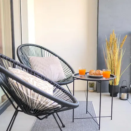 Apartment Design - Balcony, Free Parking, Yoga, 10 Mins To Center, By Gravity