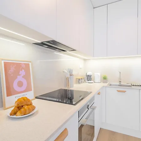 Design - Balcony, Free Parking, Yoga, 10 Mins To Center, By Gravity Apartment Prague