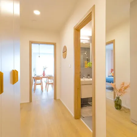 Apartment Design - Balcony, Free Parking, Yoga, 10 Mins To Center, By Gravity Prague