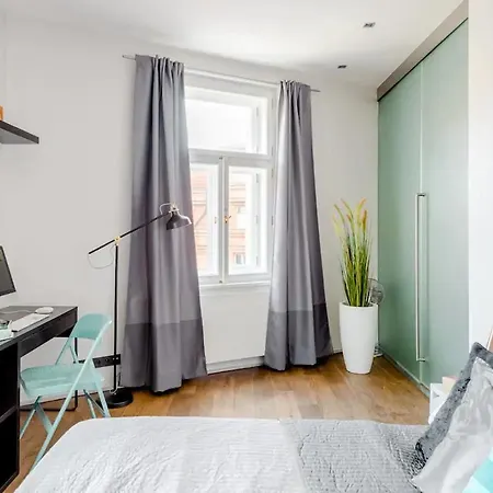 Days - Designer - 1bdr - Workspace - Imac - Netflix Apartment *