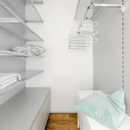 Days - Designer - 1bdr - Workspace - Imac - Netflix * Prague