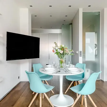 Days - Designer - 1bdr - Workspace - Imac - Netflix Apartment