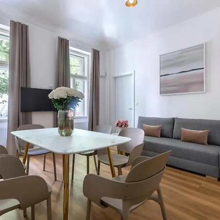 Encore Boutique By Dwellfort Aparthotel Prag