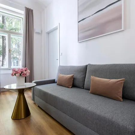 Encore Boutique By Dwellfort Praha