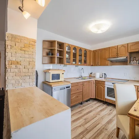 Holiday home Cely Dum S Vybavenou Kuchyni, Koupelna S Virivkou *