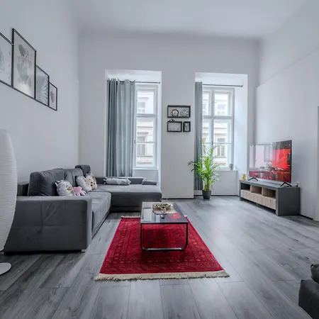 Stunning & Spacious 2bdr Apt In Center Apartment Prague